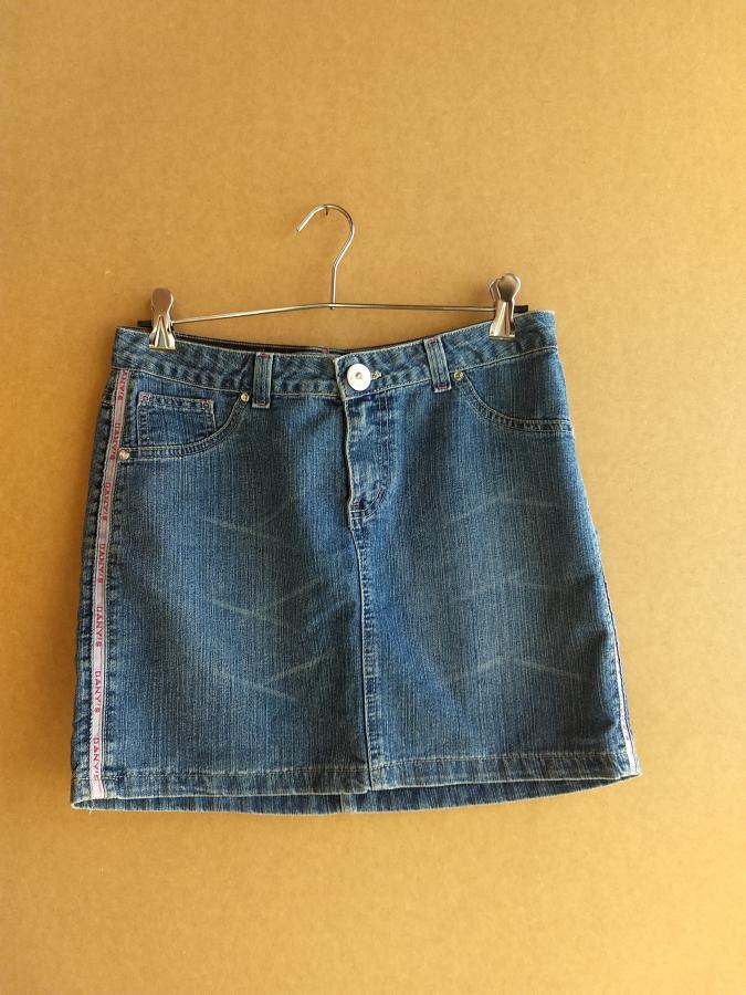 SaF 02 - Saia jeans nova. Nunca foi usada. É zero mesmo.